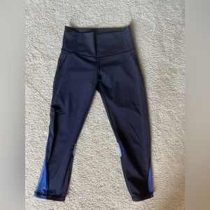 Navy lululemon cropped leggings